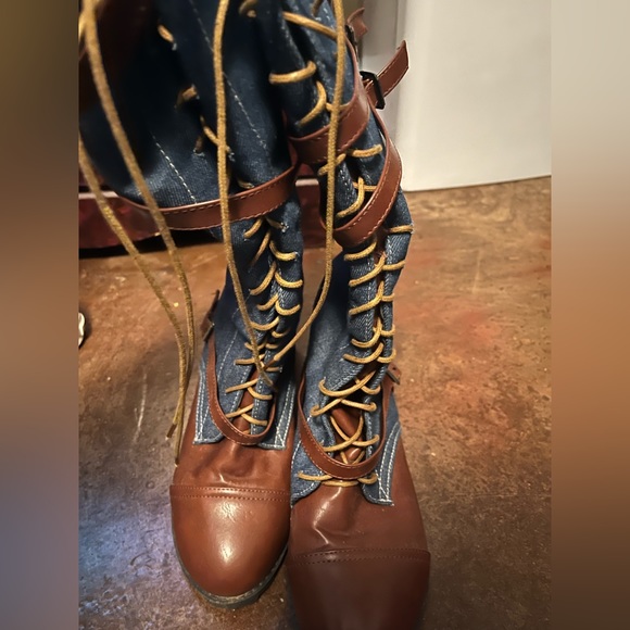 Long boots - Picture 1 of 3